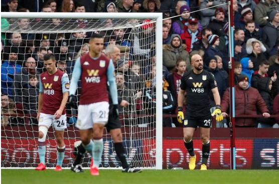  热刺防线溃败遭利物浦血洗  