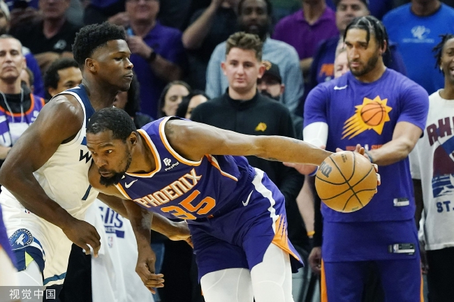  布克39分太阳终结雄鹿连胜  